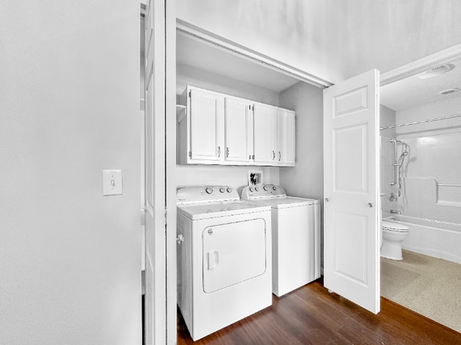 Building Photo - Beautiful 2 Beds 2 Baths Villa w/ Sunroom