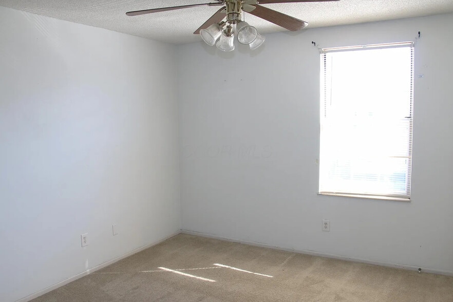 Building Photo - 4885 Stoneybrook Blvd