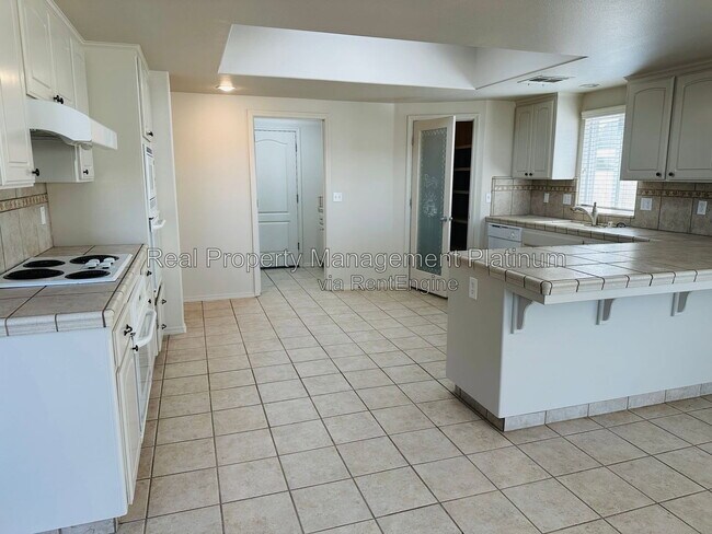 Building Photo - 1648 Camino Ln