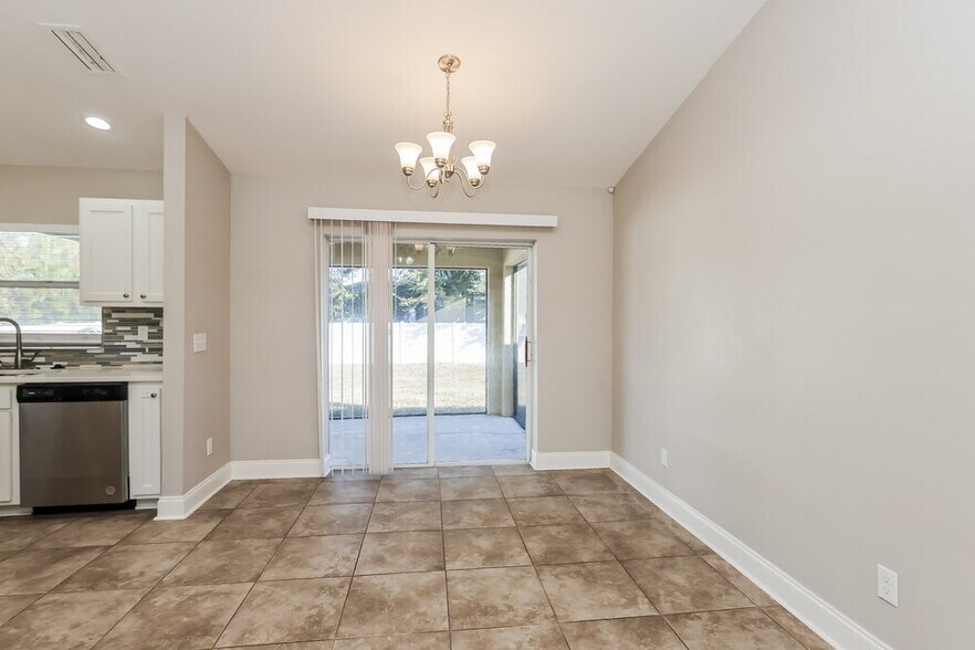 Building Photo - 1729 SW 23rd St