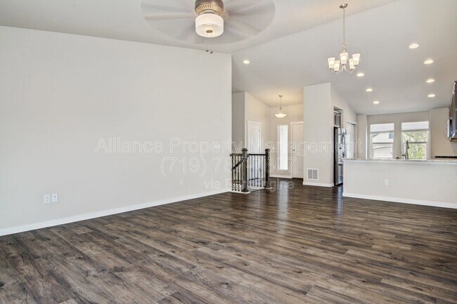 Building Photo - 2662 Shawnee Dr