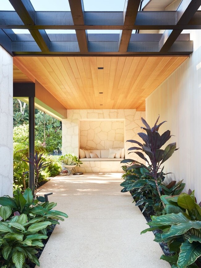 Building Photo - Exclusive Diamond Head Luxury Estate – A P...