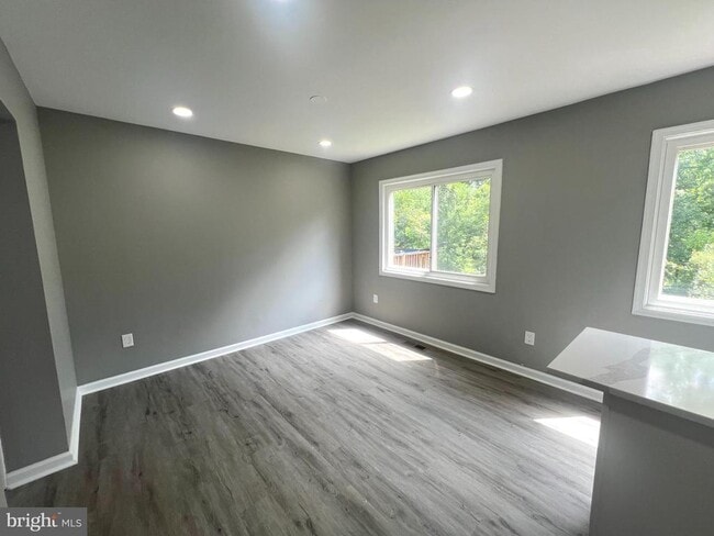 Building Photo - 1029 Kings Ct