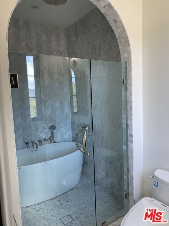 Building Photo - 5861 Ridgebrook Dr