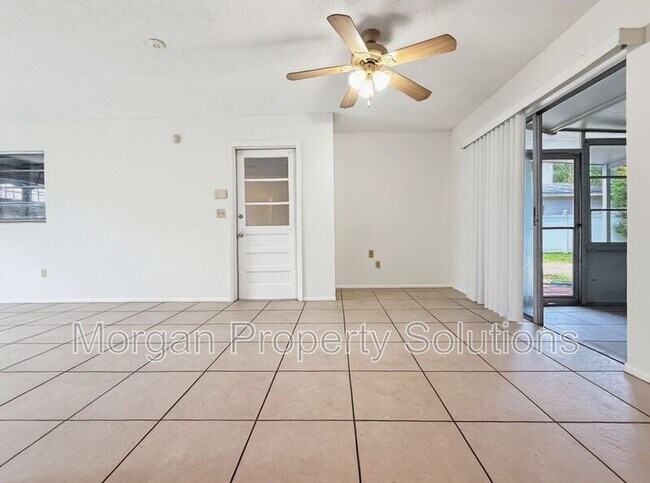 Building Photo - 1221 Poinsettia Ave