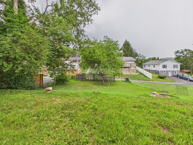 Building Photo - 530 Highland Ave