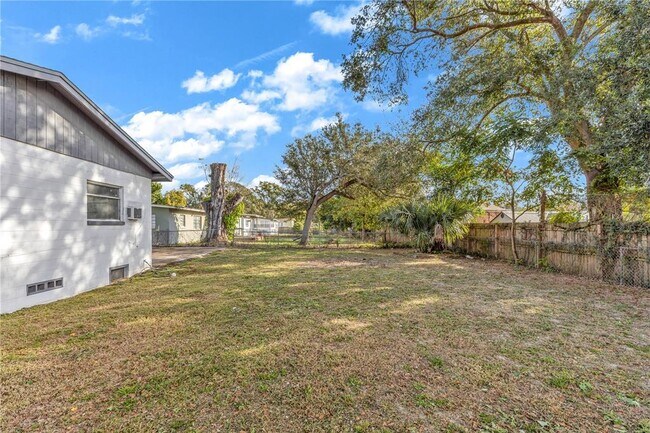 Building Photo - 4726 Abaca St