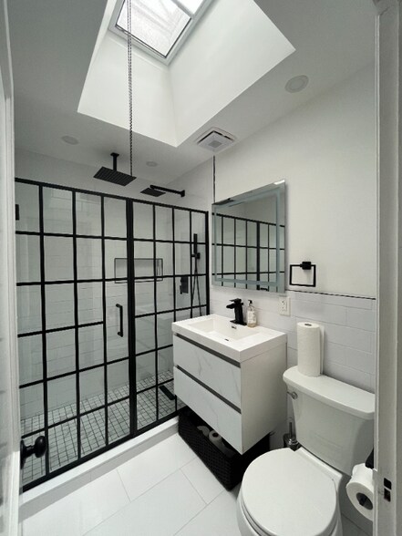 Building Photo - 7132 Kindred St