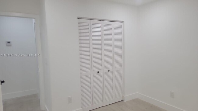 Building Photo - 3311 San Remo Cir