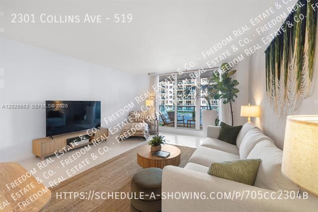 Building Photo - 2301 Collins Ave