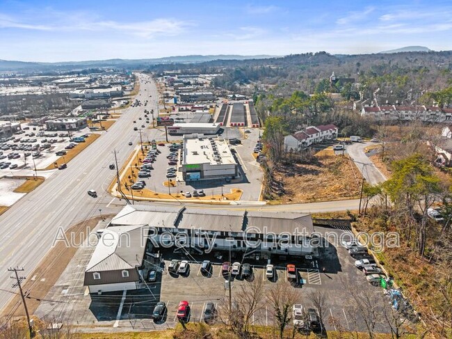 Building Photo - 5519 HIGHWAY 153 APT I