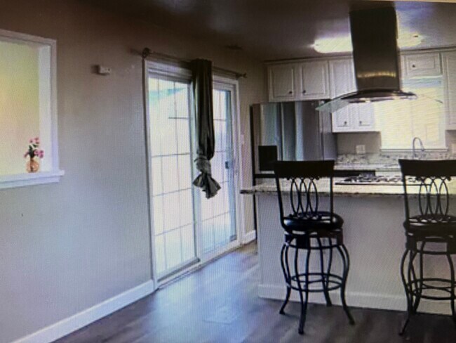 Building Photo - 1820 Celeste Dr