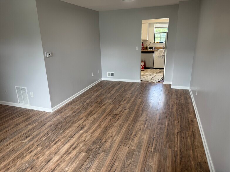 Building Photo - 216 Riva Dr