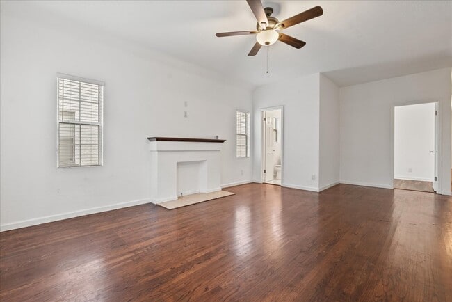 Primary Photo - 2818 S Bronson Ave