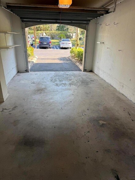 Building Photo - 500 Crestwood Ct S