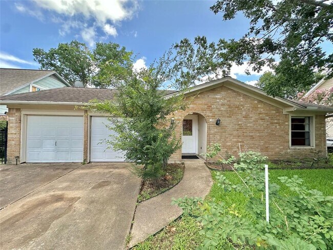 Primary Photo - 1765 Hialeah Dr