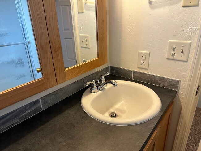 Building Photo - 776-778 W. Quinalt St.