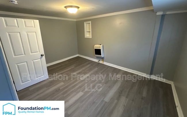 Building Photo - 2271 Hubbard Ave