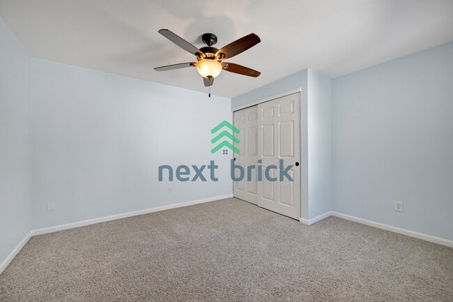 Building Photo - Charming 1.5-Bedroom Unit in Convenient Burien Location