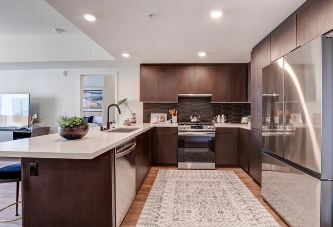 Building Photo - 401 Willow Ave