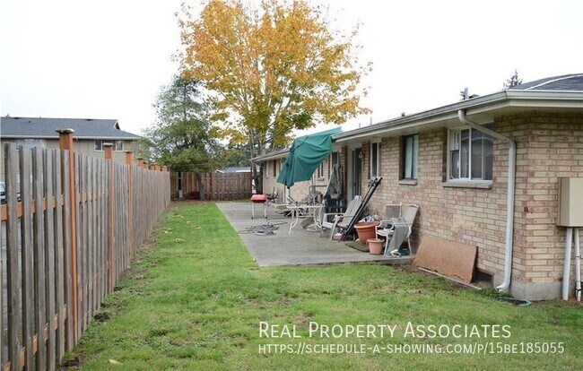 Building Photo - 2217 F St SE