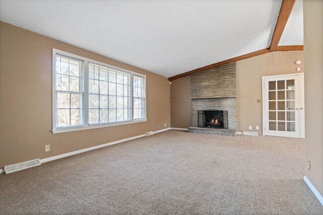 Building Photo - 27 Bunker Hill Rd