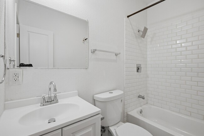 Building Photo - 406 Grayson St