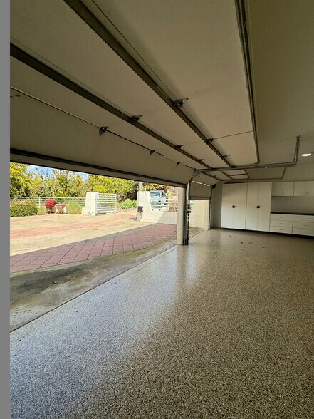 Building Photo - 2349 Via Oeste Dr