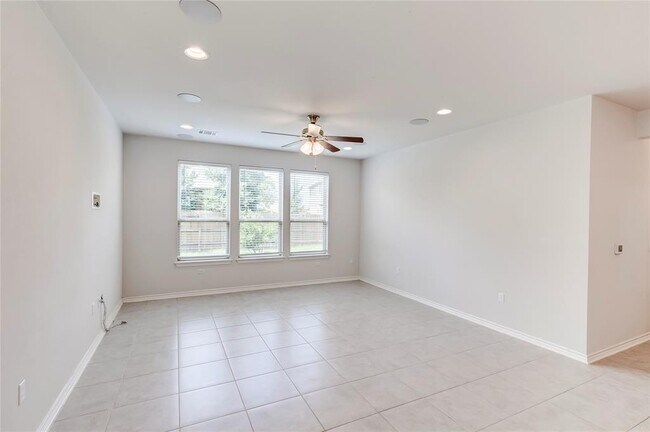 Building Photo - 14400 McCoy Lp