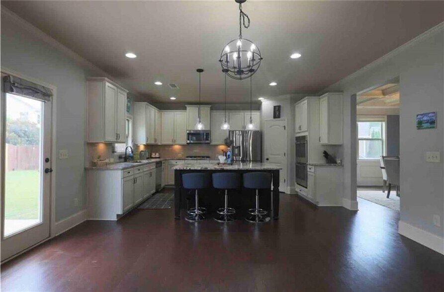 Building Photo - 3125 Pleasant Valley Trail