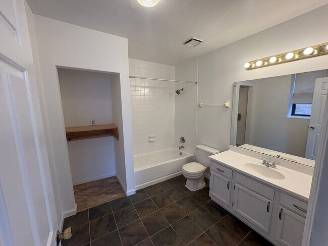 Building Photo - 4390 McPherson Ave