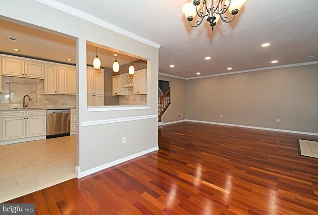 Building Photo - 6 Kanon Ct