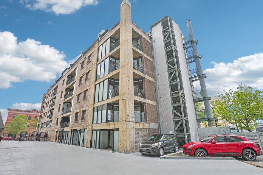 Building Photo - 380 W 200 S