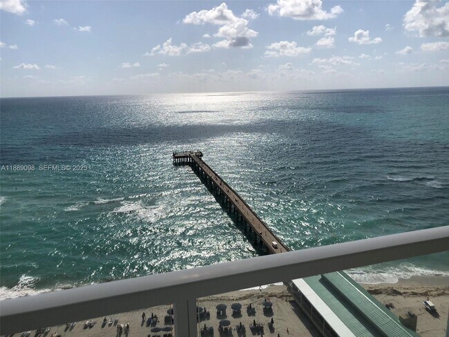 Building Photo - 16699 Collins Ave