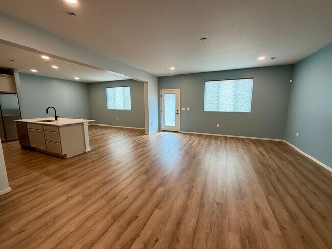 Building Photo - 716 Galloway Dr