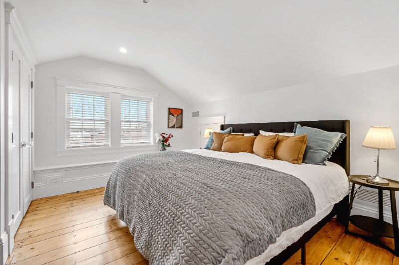 Building Photo - 30 E Main St