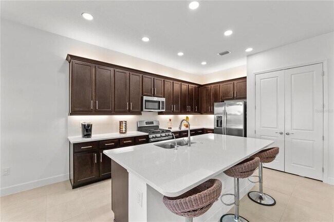 Building Photo - 32558 Tree of Life Ave