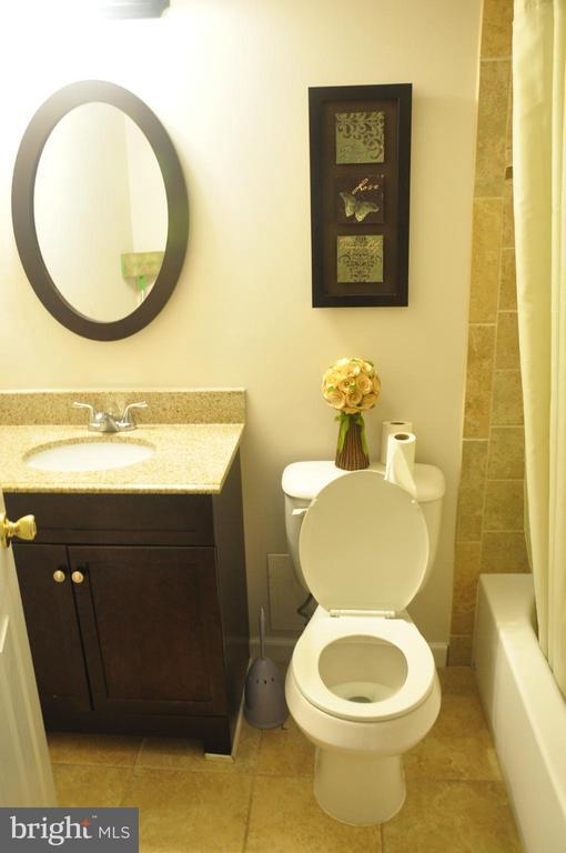 Building Photo - 8000 Chanute Pl