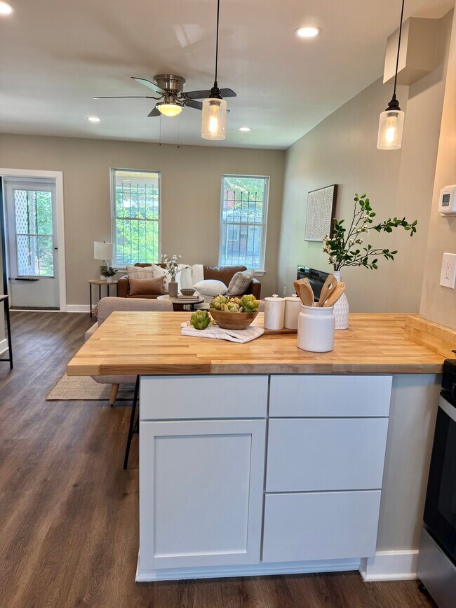 Building Photo - 3704 Beehler Ave