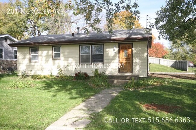 Primary Photo - 3-4 Bedroom 1 Bath Ranch Style Home Full B...