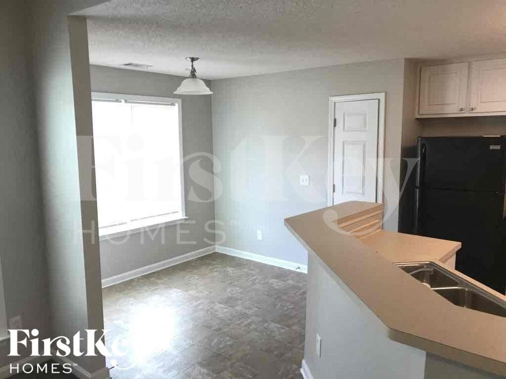 Building Photo - 8000 Burly Wood Way