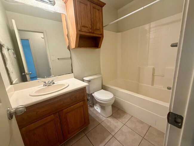 Building Photo - 608 Olaf Dr