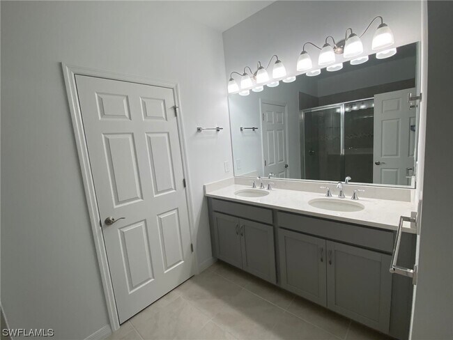 Building Photo - 4225 Bloomfield St