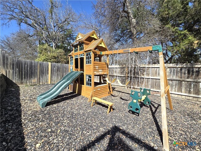 Building Photo - 1518 Indian Camp Trail