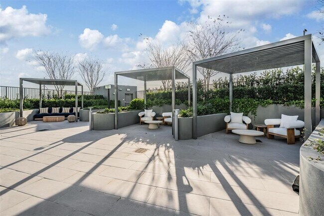 Building Photo - 3015 S Ysabella Ave