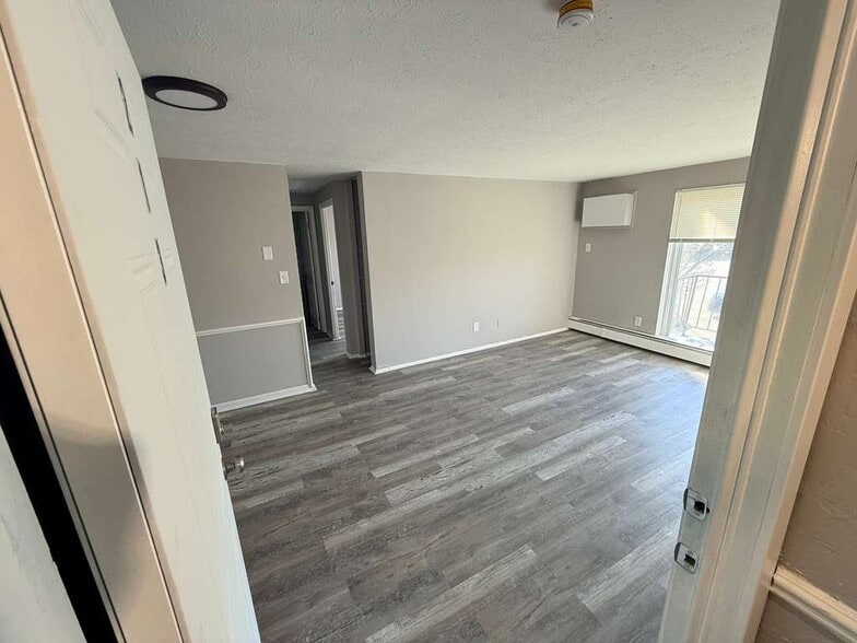 Building Photo - 13420 Euclid Ave