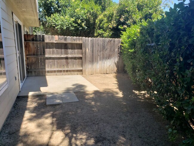 Building Photo - 579 Morgan Dr