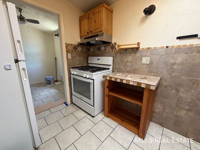 Building Photo - 1932 S Campbell Ave