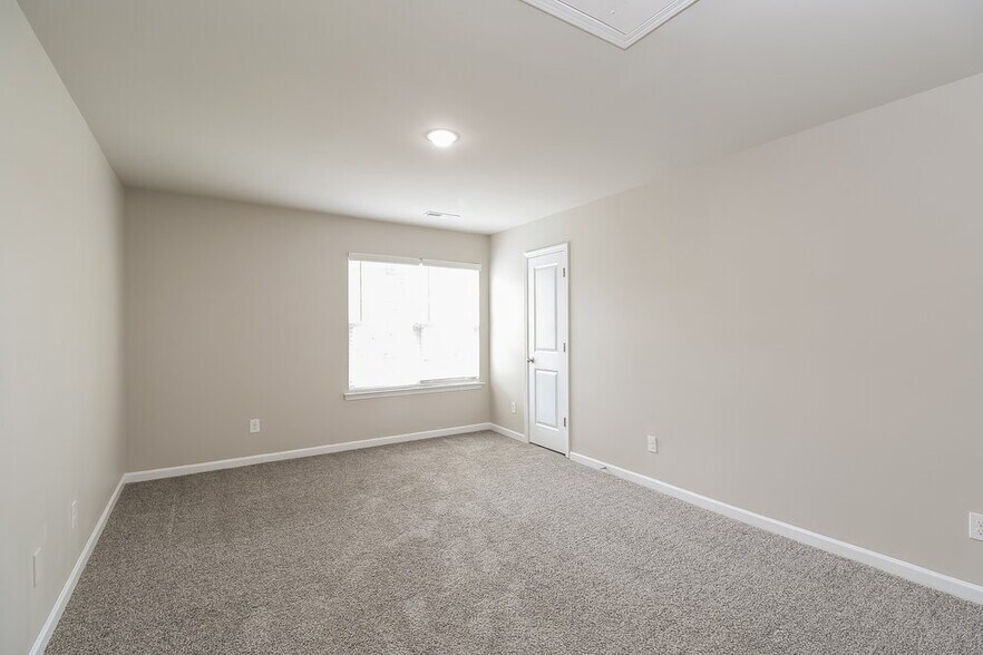 Building Photo - 1017 Helms Rd