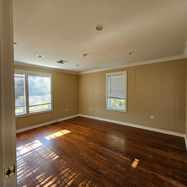 Building Photo - 1007 LA-20